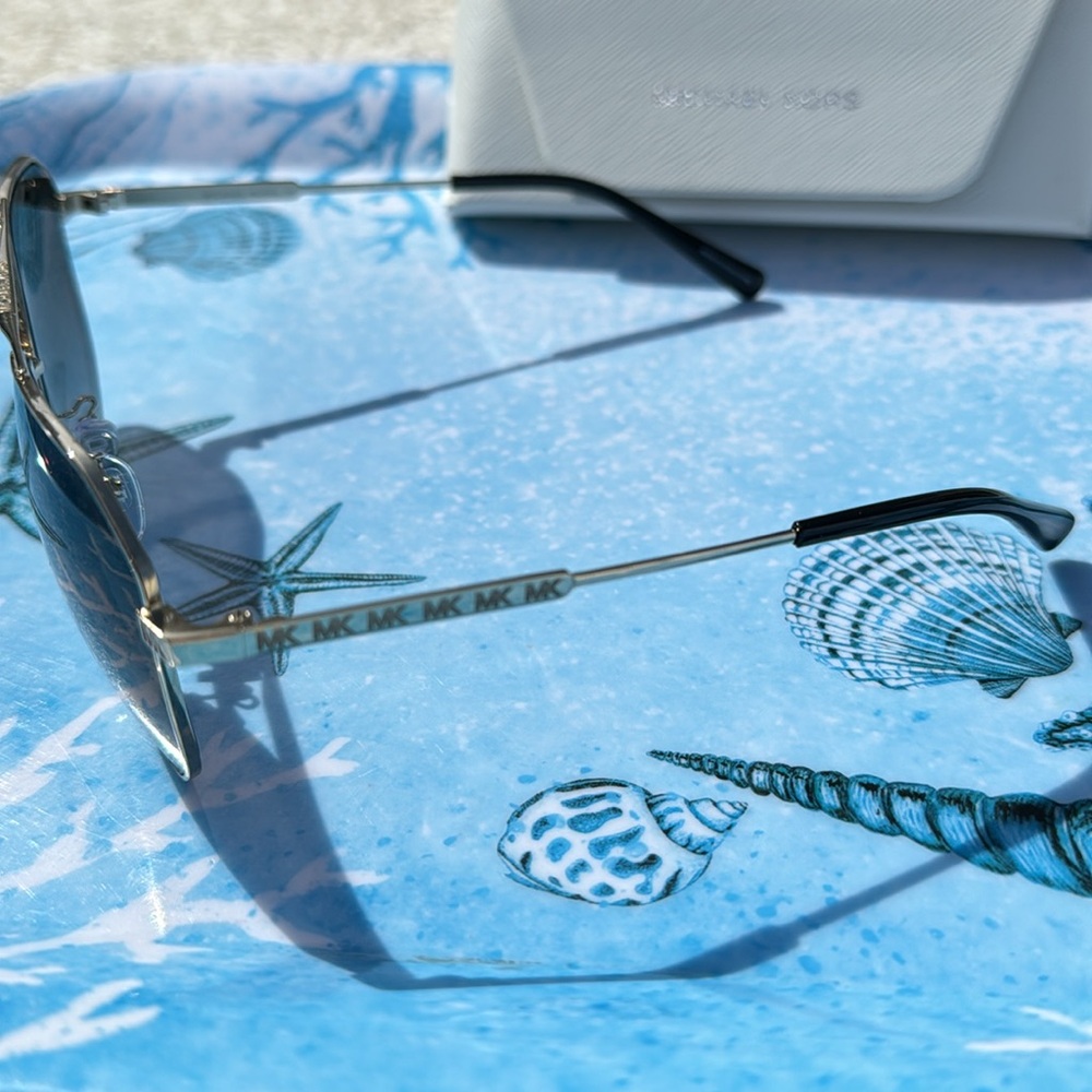 Michael Kors Aviator Sunglasses New with Box Sold out color!SALE! 😎🕶️ - Picture 6 of 8